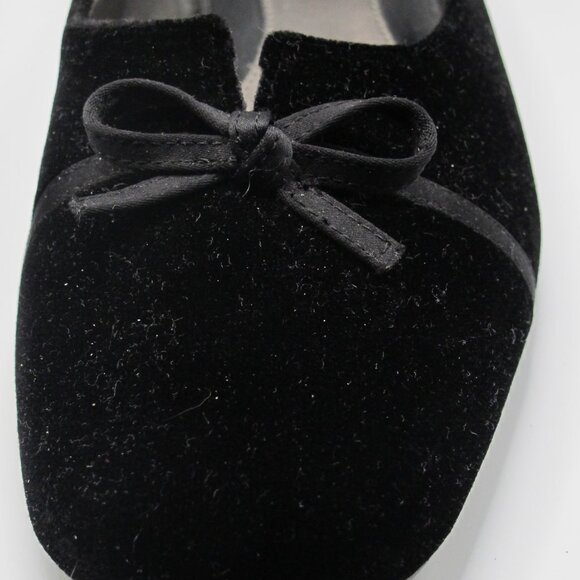 Nordstrom's Bravo Black Velvet Flat in 8.5N - Picture 6 of 9